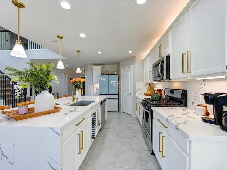 3306 Sumac Dr — Photo 8