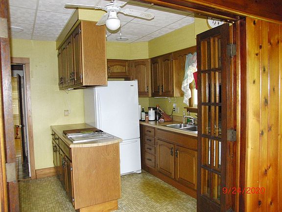 3rd image of 25865 Valley Dr