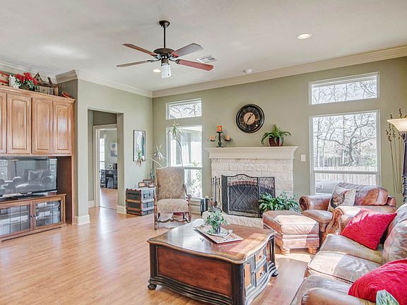 3rd image of 1206 Beacon Ct