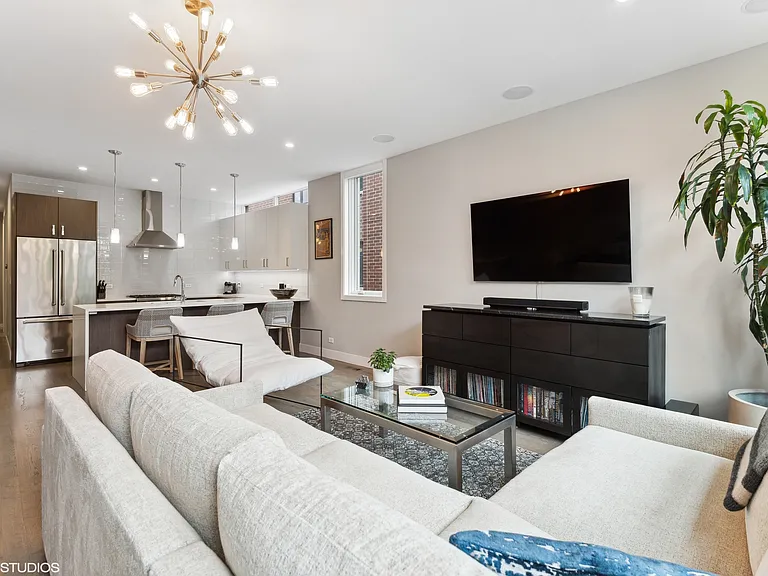 826 N Marshfield Ave #2N — Photo 4