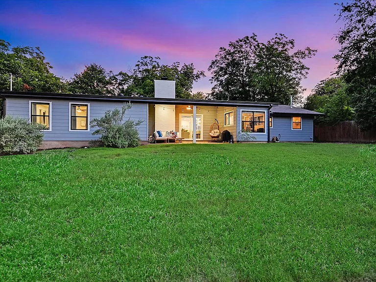 1006 Hollybluff St — Photo 24