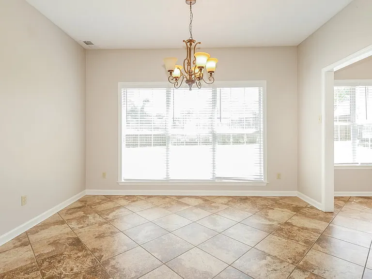 15 Austin Cir — Photo 8