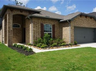 110 Woodridge Xing, Clute, TX 77531