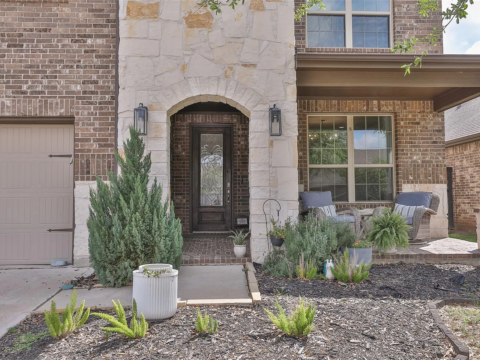 4 bed, 3.5 bath, 3521 sqft, $3,800 — Photo 4