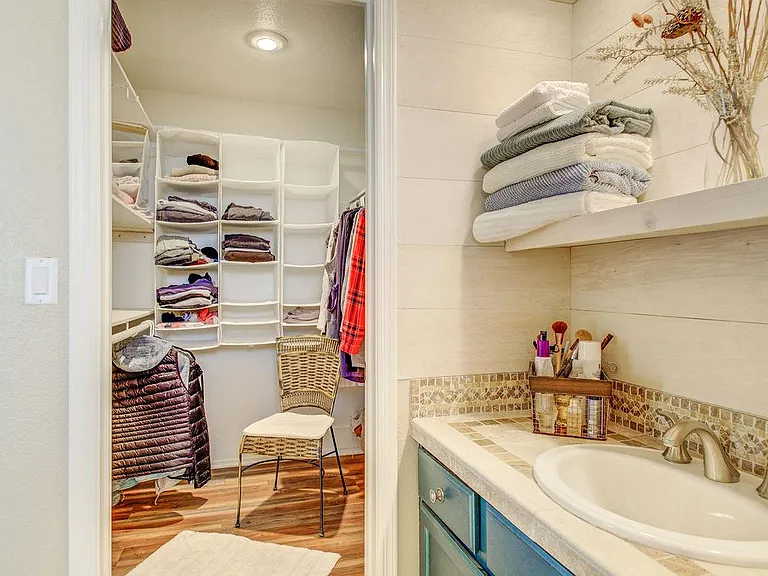 6308 W Port Royale Ln — Photo 67