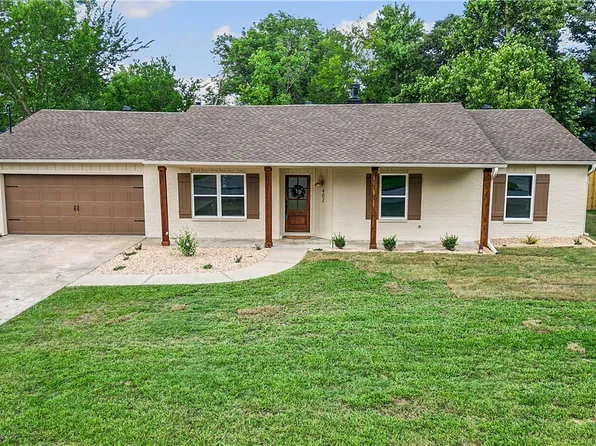 402 SW 11th St, Bentonville, AR 72712