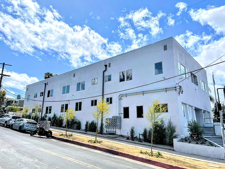3700 W Sunset Blvd #6 — Photo 15