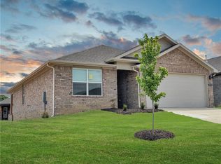 3755 Pinecrest St, Springdale, AR 72764