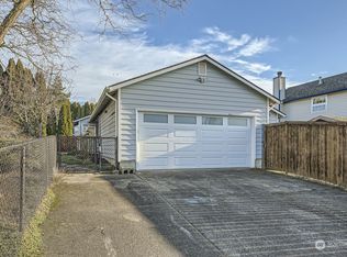 11905 SE 260th Pl, Kent, WA 98030