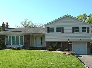 10 Brunswick Dr, East Northport, NY 11731