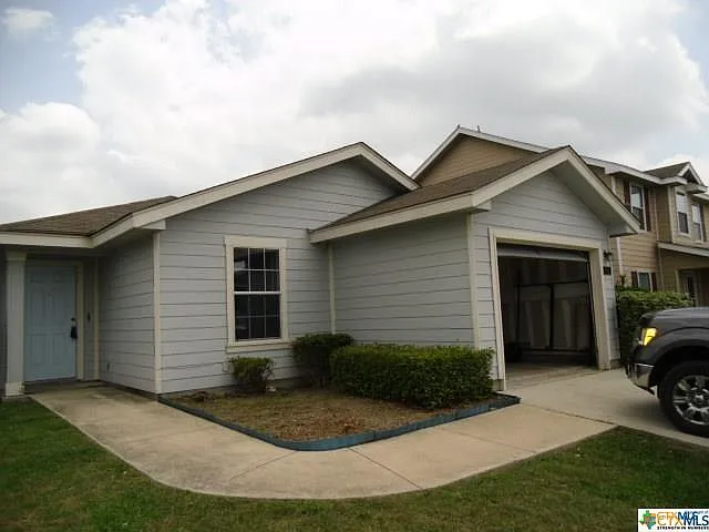 2 bed, 940 sqft, $1,450 — Photo 2
