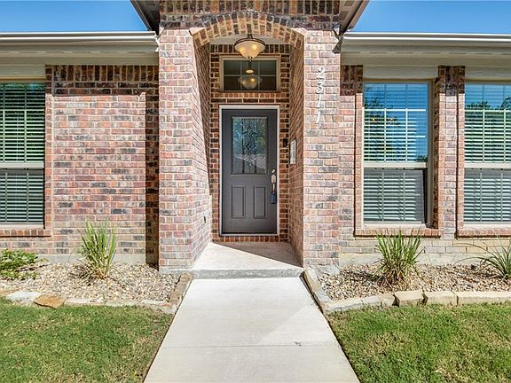 3rd image of 2311 Westbrook Dr