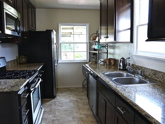 4th image of 5412 Crebs Ave
