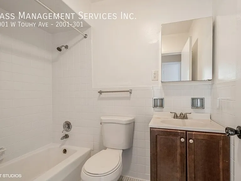 2001 W Touhy Ave #301 — Photo 6