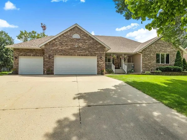 1904 Red Fox Rd, Saint Cloud, MN 56301