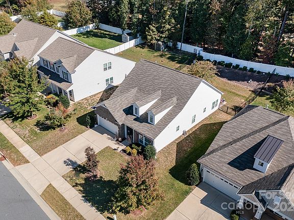 5th image of 115 Paradise Hills Cir