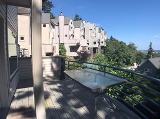 1661 SW Montgomery Dr, Portland, OR 97201