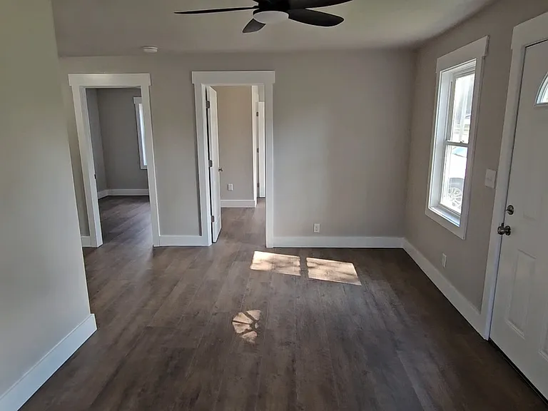 222 S Hackett St — Photo 12