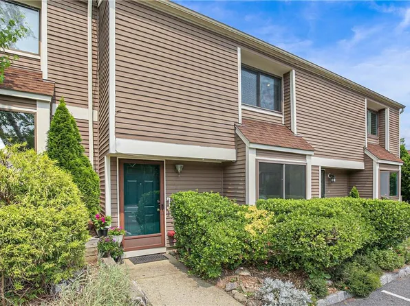 35 Milton Court, Port Chester, NY 10573