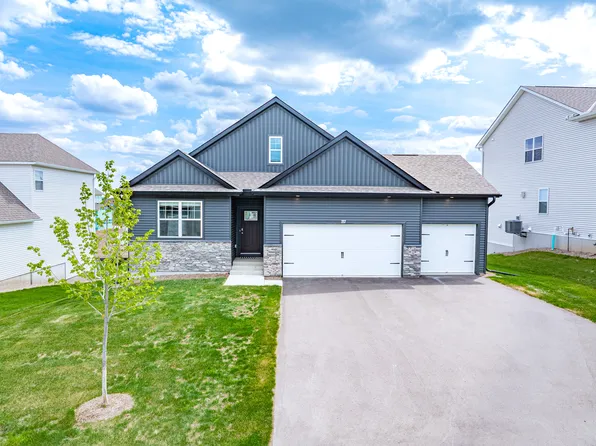 717 Winterberry Ln, Waconia, MN 55387