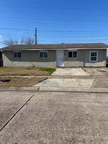 1st image of 916 Patton Ln