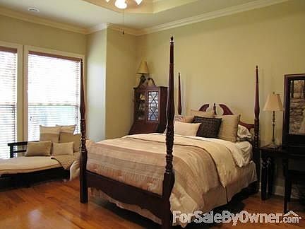5th image of 115 Archangel Dr