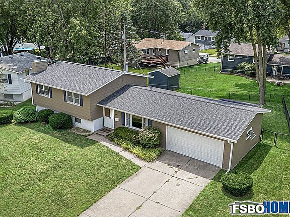 2nd image of 1835 Sussex Ct