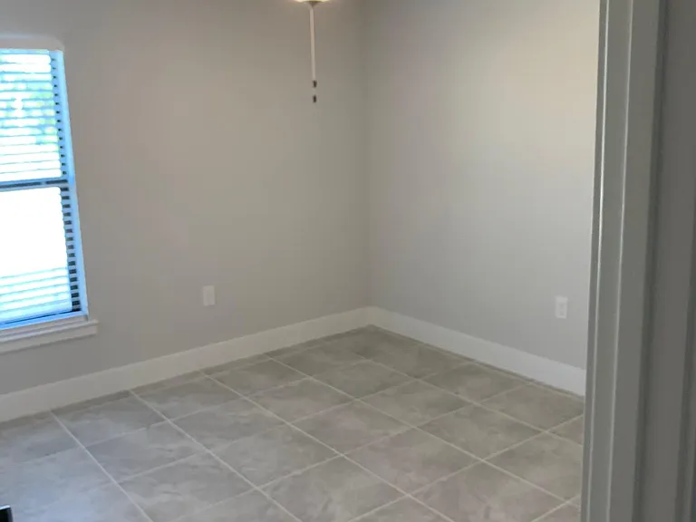 871 Garland St E — Photo 18