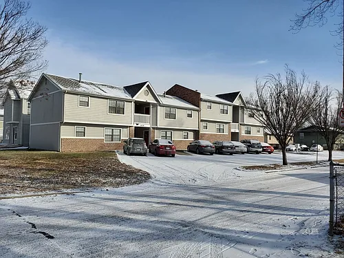 Abbotts Court Apartments Photo 1