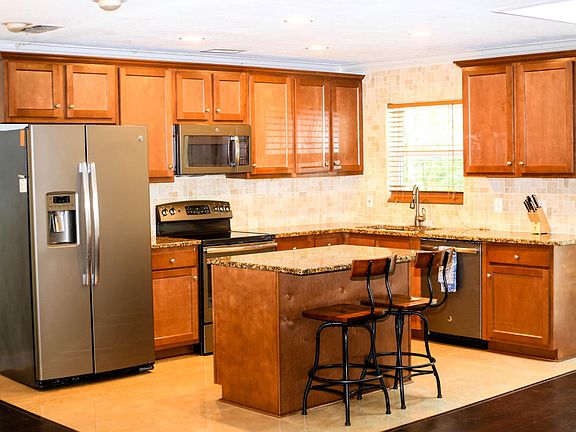 5th image of 593 Palmera Dr