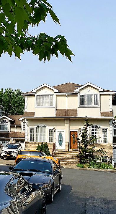 1st image of 28 Crabtree Ln