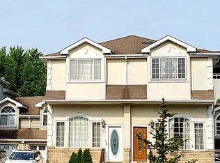 28 Crabtree Ln, Staten Island, NY 10309