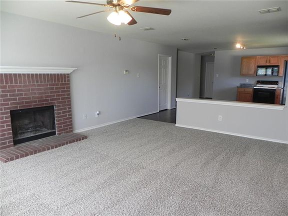 2nd image of 2601 Hidden Valley Dr