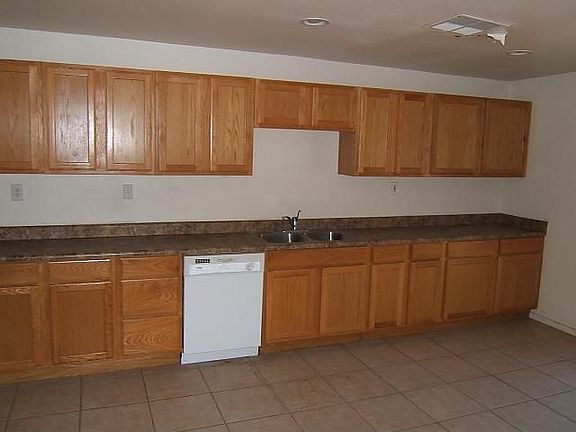 3rd image of 2040 W Missouri Ave