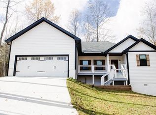 204 Yonah Springs Dr, Cleveland, GA 30528