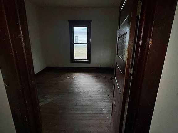 5th image of 529 N 2nd St