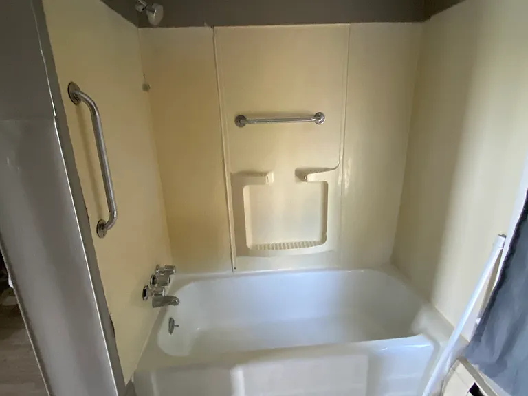 Sherwin St — Photo 2