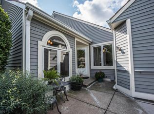 11061 Hyland Ter, Eden Prairie, MN 55344
