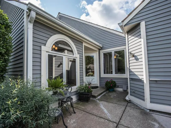 11061 Hyland Ter, Eden Prairie, MN 55344