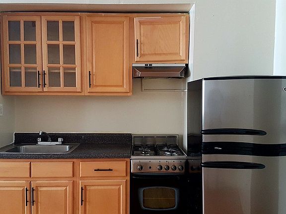 3rd image of 2121 Beekman Pl APT 6G