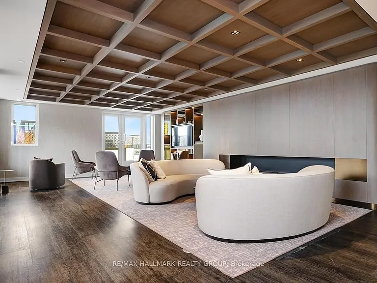 560 Rideau St #514 — Photo 17
