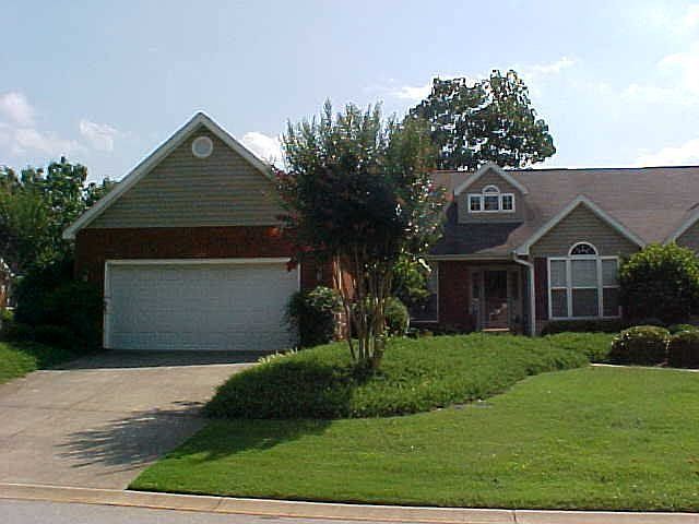 1st image of 117 Orchard Park Dr