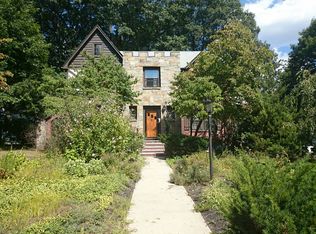 811 W Roxbury Pkwy, Brookline, MA 02467