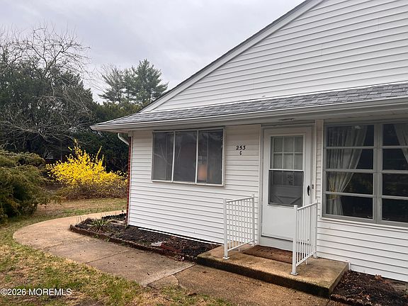 2nd image of 253 C Columbine Avenue #c
