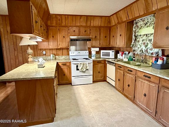 3rd image of 1504 S Gibbs Ln