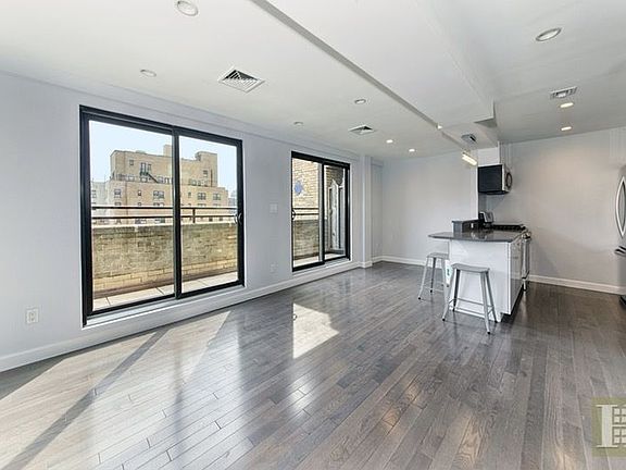 3rd image of 253 W 73rd St APT Ph2b