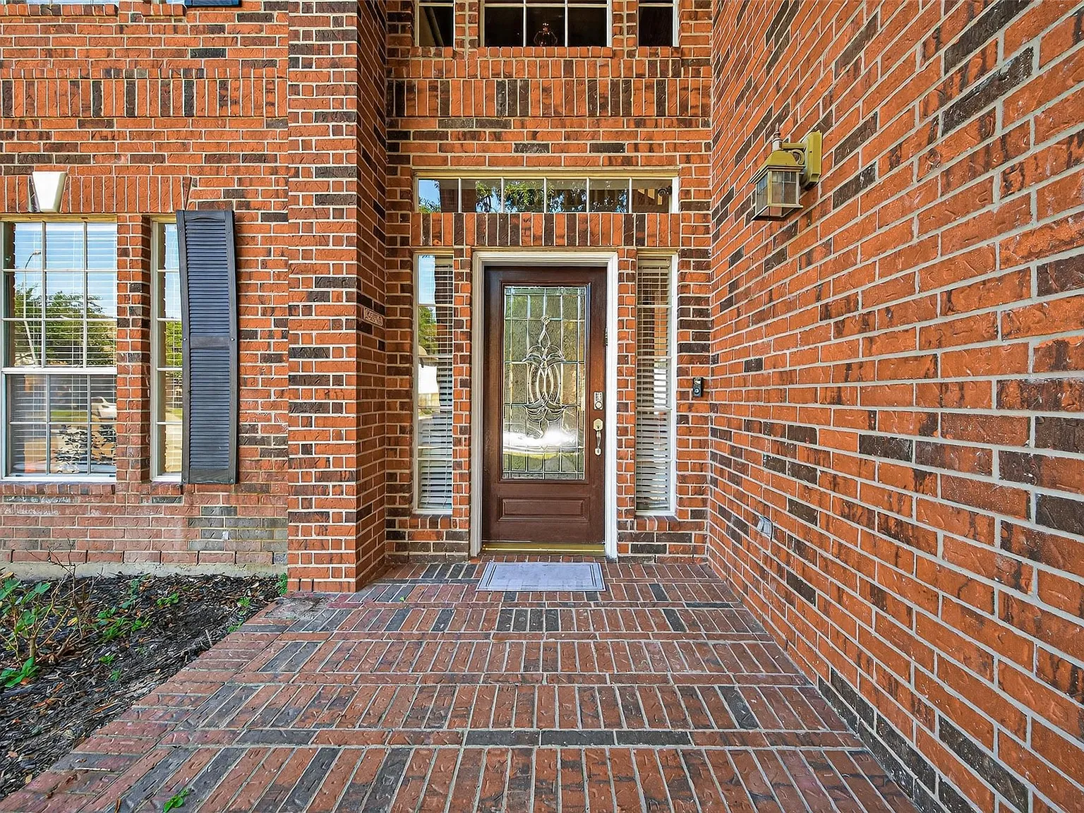 5 bed, 3.5 bath, 3270 sqft, $3,800 — Photo 3
