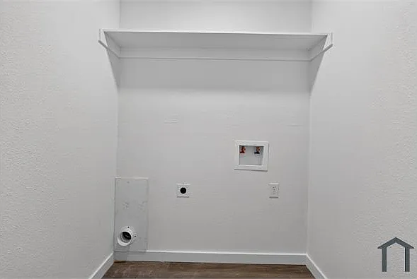 541 NW King St — Photo 15