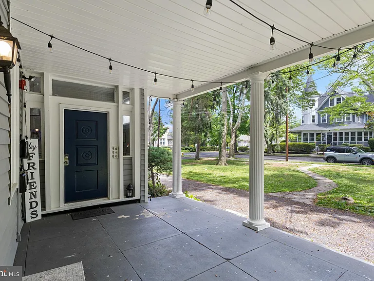 117 E Walnut Ave #D — Photo 6