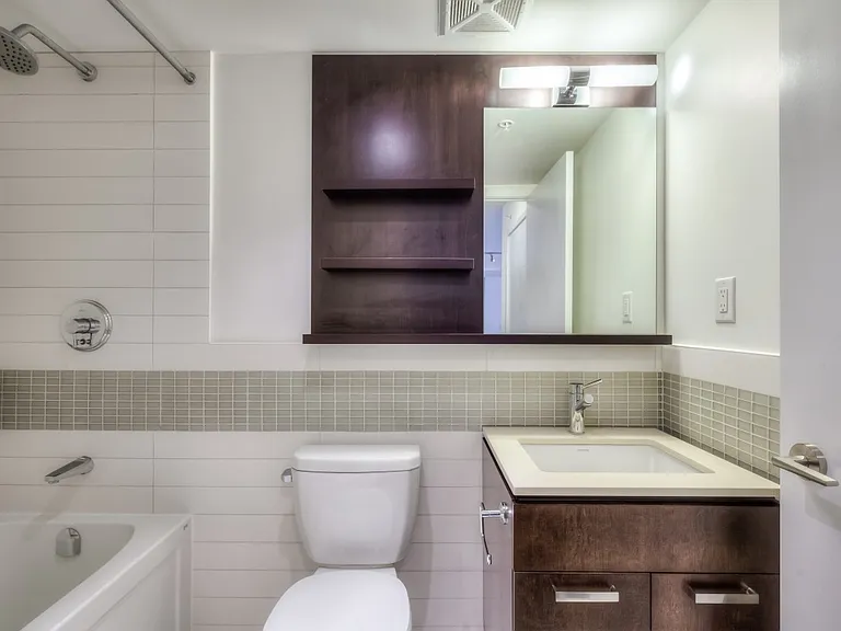 295 Adelaide St W #514 — Photo 15
